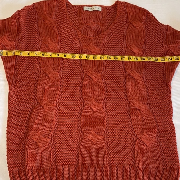 Sweet Generis woman’s Cable Knit Sweater size M-L - Picture 4 of 11